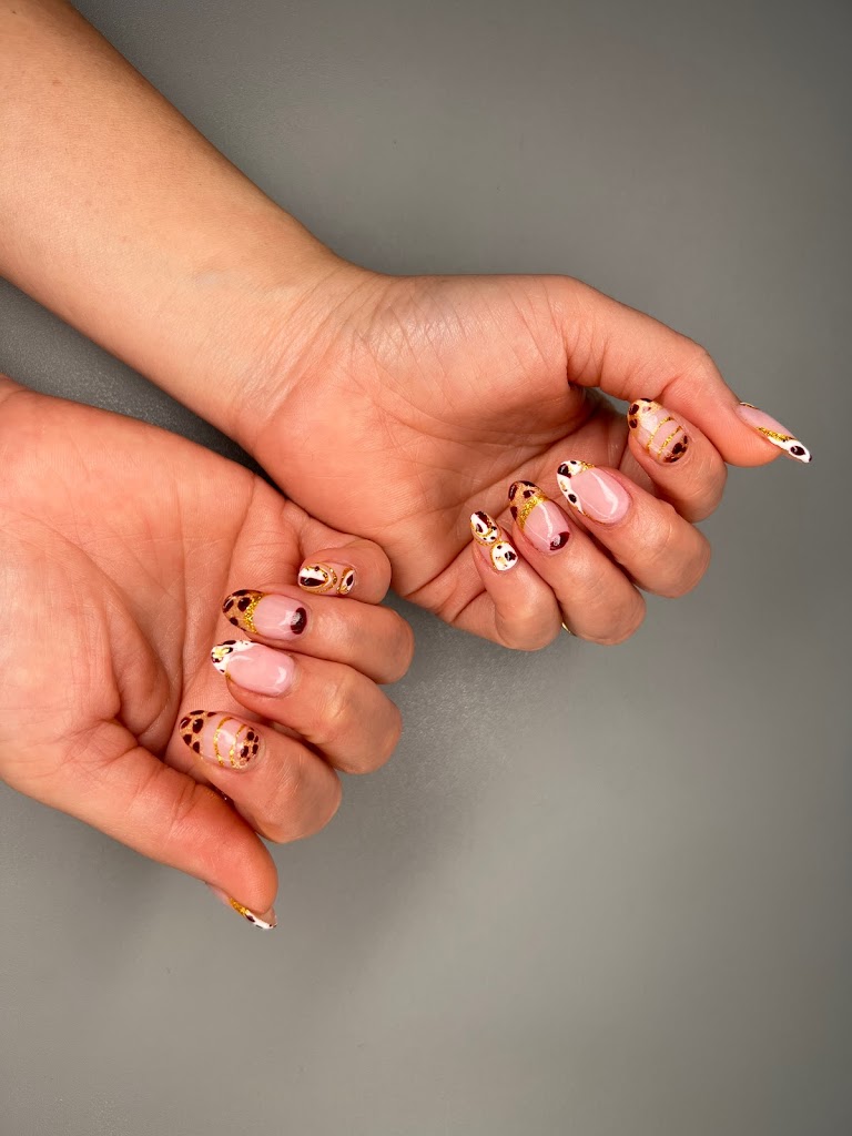 Thistle Bee Nails 91104