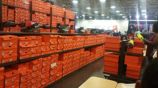 Sporting Goods Store «Nike Factory Store», reviews and photos, 5195 Factory Shops Blvd, Ellenton, FL 34222, USA