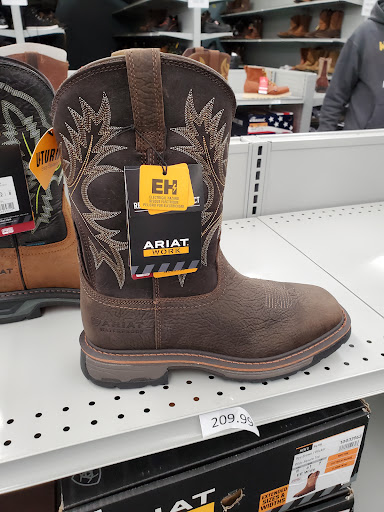 Shoe Store «Big Daddys Boots & Shoes», reviews and photos, 3705 McEver Rd, Oakwood, GA 30566, USA