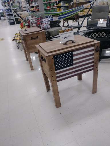 Animal Feed Store «Wilco Farm Store», reviews and photos, 3285 Commercial St SE, Salem, OR 97302, USA