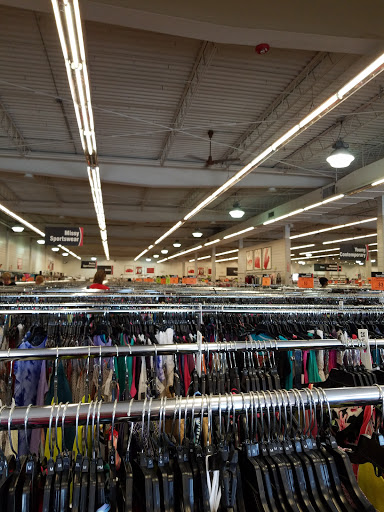 Department Store «Boston Store Clearance Center», reviews and photos, 5659 S 27th St, Milwaukee, WI 53221, USA