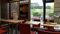 Atmosphère du Restauration rapide McDonald's à Saint-Priest - n°3