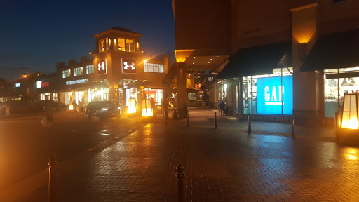 Sportswear Store «Columbia Sportswear Outlet Store», reviews and photos, 100 Citadel Dr #636, Commerce, CA 90040, USA