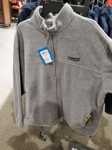 Shopping Mall «Lakeshore Mall», reviews and photos, 150 Pearl Nix Pkwy, Gainesville, GA 30501, USA