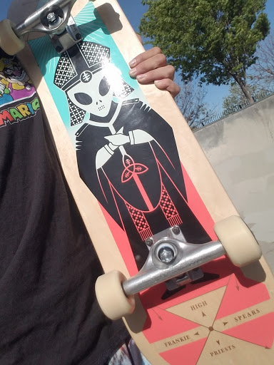 Skate Shop «Boulevard Skate Shop», reviews and photos, 3747 W Pacific Ave, Sacramento, CA 95820, USA