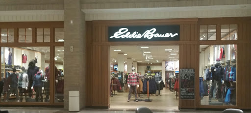 Clothing Store «Eddie Bauer», reviews and photos, 101 Hawthorn Center, Vernon Hills, IL 60061, USA