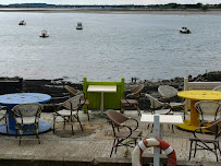 Atmosphère du Bar-restaurant à huîtres Chez Aurore - Ostréiculteur - Bar à huîtres Penerf à Damgan - n°6