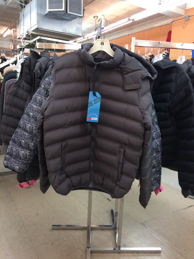 Thrift Store «Domsey Warehouse», reviews and photos, 90 Smith St, Perth Amboy, NJ 08861, USA