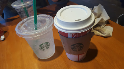 Coffee Shop «Starbucks», reviews and photos, 164 N York St, Elmhurst, IL 60126, USA