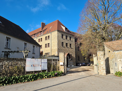 Abbaye Saint-Louis-du-Temple de Vauhallan à Vauhallan