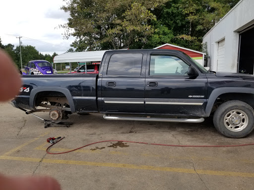 Auto Repair Shop «R & M Used Tire & Auto Repair», reviews and photos, 3985 George Washington Mem Hwy, Hayes, VA 23072, USA