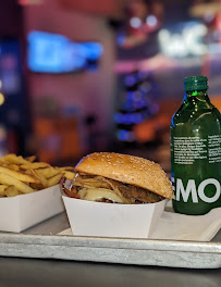 Plats et boissons du Restaurant de hamburgers Le Camion Qui Fume à Ivry-sur-Seine - n°7