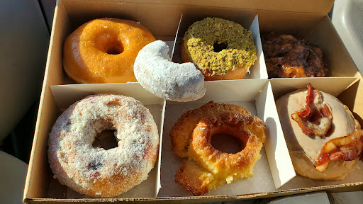 Donut Shop «Do-Rite Donuts & Chicken», reviews and photos, 233 E Erie St, Chicago, IL 60611, USA