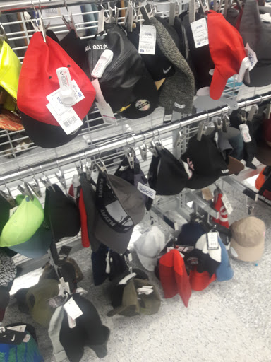 Clothing Store «Ross Dress for Less», reviews and photos, 10700 MacArthur Blvd, Oakland, CA 94605, USA