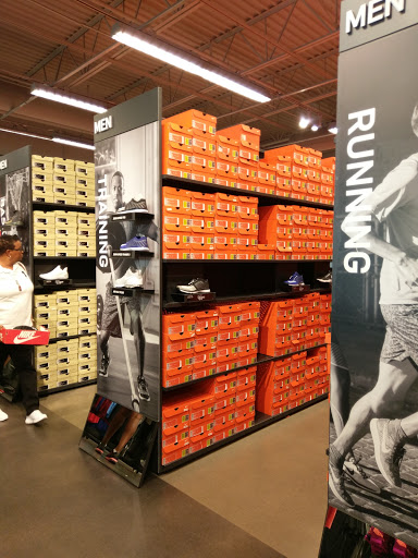 Clothing Store «Nike Factory Store», reviews and photos, 2950 I-20 Frontage Rd #755, Grand Prairie, TX 75052, USA