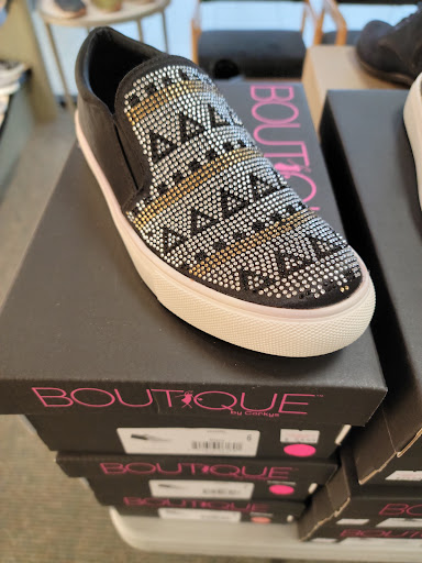 Shoe Store «Roderer Shoe Center», reviews and photos, 316 E Stroop Rd, Dayton, OH 45429, USA