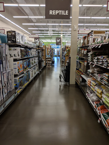 Pet Supply Store «Pet Supplies Plus», reviews and photos, 20020 Ashbrook Commons Plaza #150, Ashburn, VA 20147, USA