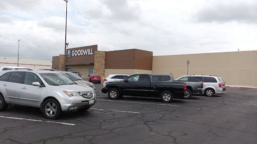 Thrift Store «Goodwill Clearance Center & Donation Station», reviews and photos, 4810 Eisenhauer Rd #240, San Antonio, TX 78218, USA