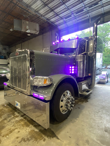 Auto Repair Shop «Circle Truck & Car Painting & Repair Center», reviews and photos, 4520 Commerce Cir SW, Atlanta, GA 30336, USA