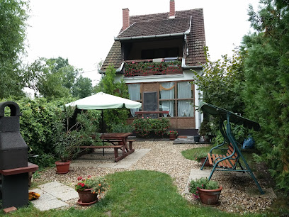 Ibolya Vízparti Nyaraló a Hantos-kerti holtágon – Gyomaendrőd