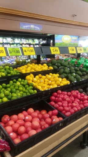 Grocery Store «Grocery Outlet Bargain Market», reviews and photos, 80 E Washington St, Petaluma, CA 94952, USA