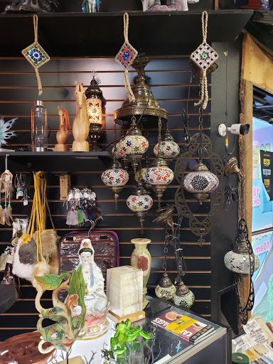 Gift Shop «Mountain Wookies Gifts Smoke Apparel», reviews and photos, 109 W Midland Ave, Woodland Park, CO 80863, USA