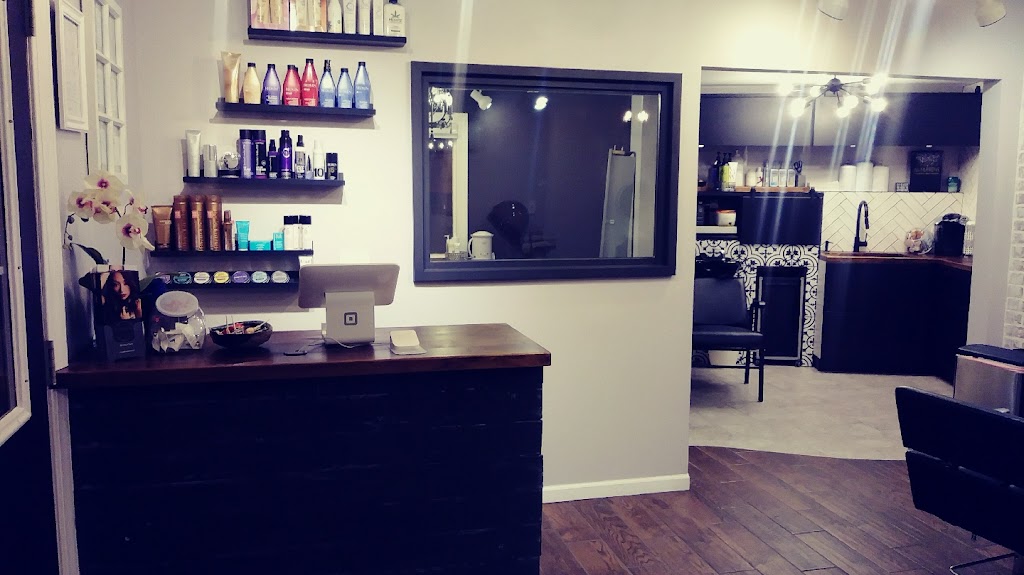 Aric Ashley Salon 55109