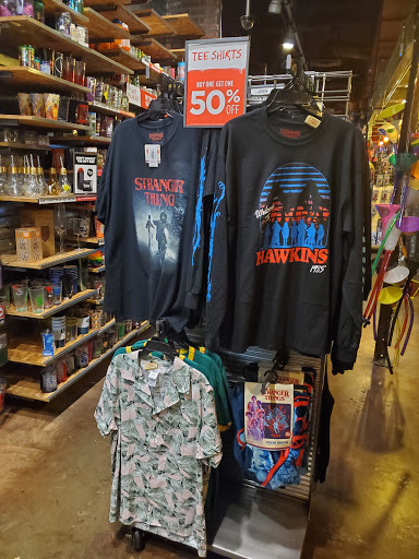 Gift Shop «SPENCER GIFTS», reviews and photos, 6600 Topanga Canyon Blvd #93, Canoga Park, CA 91303, USA