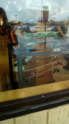 Shopping Mall «Silver Sands Premium Outlets», reviews and photos, 10562 Emerald Coast Pkwy W, Miramar Beach, FL 32550, USA