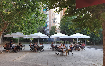 Frankfurt La Plaza - grup font dels capellanes, C. de Granollers, 14, esc7,bajos, 08243 Manresa, Barcelona, Spain