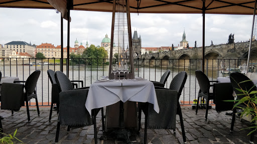 Restaurants with swimming pool in Prague