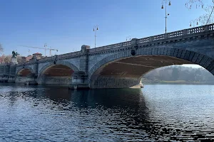 Ponte Umberto I image