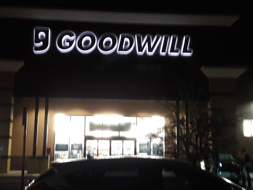 Thrift Store «Thunderbird & Dysart Goodwill Retail Store & Donation Center», reviews and photos, 13055 W Thunderbird Rd, El Mirage, AZ 85335, USA