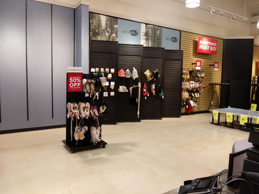 Clothing Store «rue21», reviews and photos, 1500 E Court St #680, Seguin, TX 78155, USA