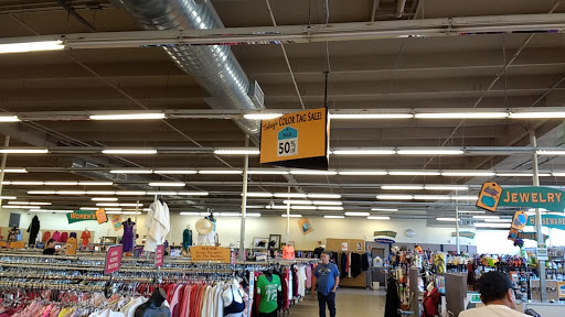 Thrift Store «Thrift Town», reviews and photos, 410 El Camino Ave, Sacramento, CA 95815, USA