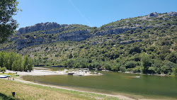 Plage de Sauze'in fotoğrafı dağlarla çevrili