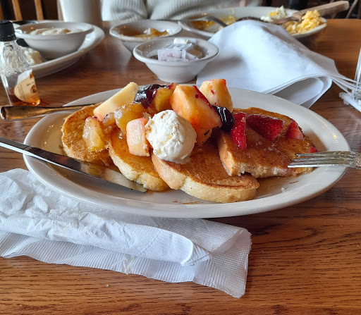 American Restaurant «Cracker Barrel Old Country Store», reviews and photos, 11993 Chase Plz, Cincinnati, OH 45240, USA