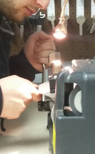 Locksmith «Murray Avenue Locksmith», reviews and photos, 2004 Murray Ave, Pittsburgh, PA 15217, USA