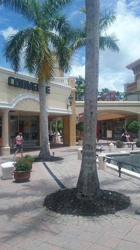 Sunglasses Store «Oakley Vault», reviews and photos, 10801 Corkscrew Rd #422, Estero, FL 33928, USA