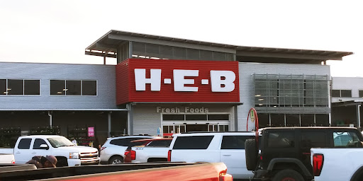 Grocery Store «H-E-B Grocery», reviews and photos, 219 W Oaklawn Rd, Pleasanton, TX 78064, USA
