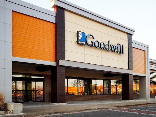 Goodwill Store & Donation Center, 6300 Kingery Hwy #25, Willowbrook, IL 60527, USA, 