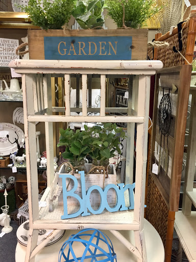 Used Furniture Store «Consign Design Interior», reviews and photos, 5556 Atlanta Hwy, Flowery Branch, GA 30542, USA