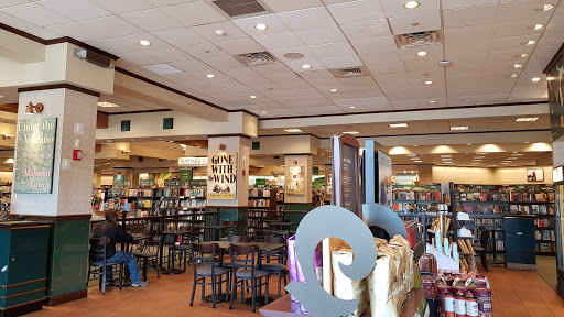Book Store «Barnes & Noble», reviews and photos, 444 Broadway, Saugus, MA 01906, USA