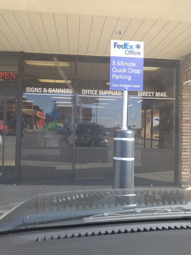 Print Shop «FedEx Office Print & Ship Center», reviews and photos, 3201 W Airport Fwy Suite 100, Irving, TX 75062, USA