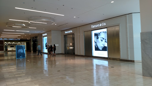 Jewelry Store «Tiffany & Co.», reviews and photos, 1 Garden State Plaza Blvd, Paramus, NJ 07652, USA