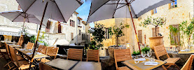 Atmosphère du Restaurant français Hostellerie La Fontaine - hotel-restaurant Saint Paul de vence - n°12