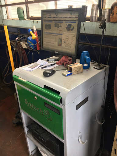 Auto Repair Shop «Greitens Auto Service», reviews and photos, 5804 W Bluemound Rd, Milwaukee, WI 53213, USA