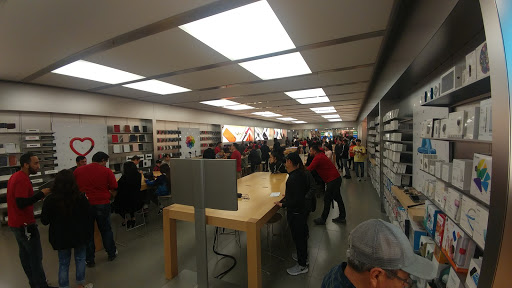 Computer Store «Apple Willowbrook Mall», reviews and photos, 2000 Willowbrook Dr, Houston, TX 77064, USA