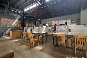 STARBUCKS Taitung Zhonghua Shop image