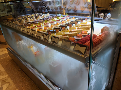 Shopping Mall «Fontainebleau Shops», reviews and photos, 4441 Collins Ave, Miami Beach, FL 33140, USA